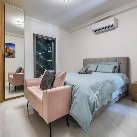 Bf La Casa De Pablo Bf * סיינט פול ביי