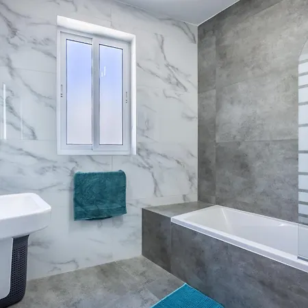 Bf La Casa De Pablo Bf St. Paul's Bay